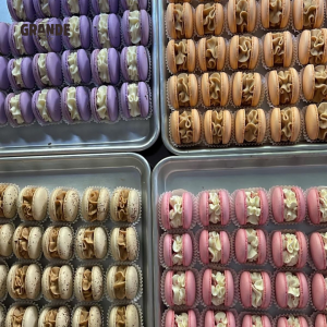 bánh macaron vị việt quất